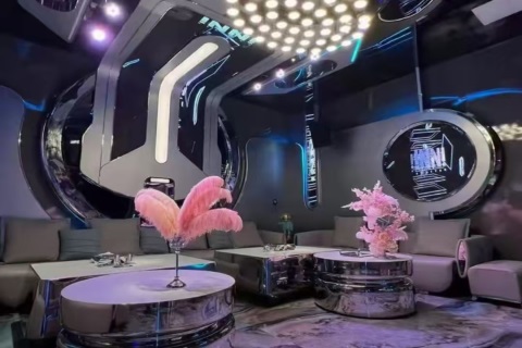 南阳南LIVEHOUSE音乐现场招聘酒水促销员,稳固客源一同描绘繁华盛景